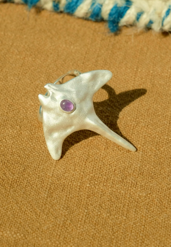 Manta Spirit Amethyst Silver Signet Ring